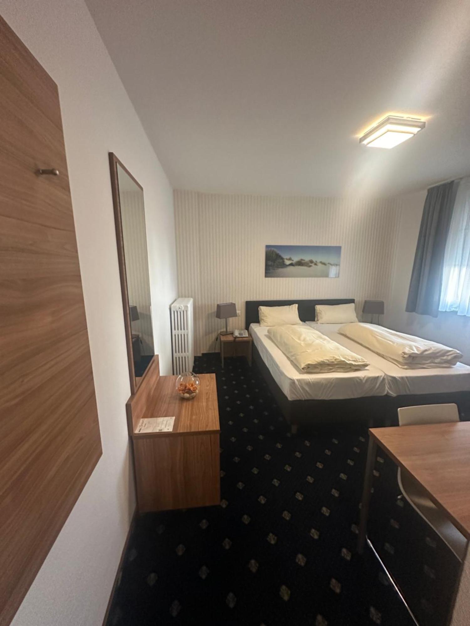 Hotel Benger Κρέφελντ Εξωτερικό φωτογραφία